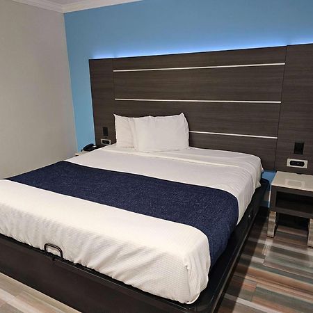 Travelodge Inn & Suites By Wyndham Fullerton Exterior foto